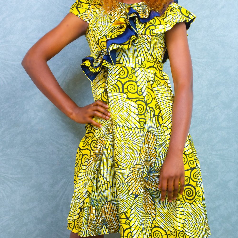 yellow knee length dress short sleeves ngounbang